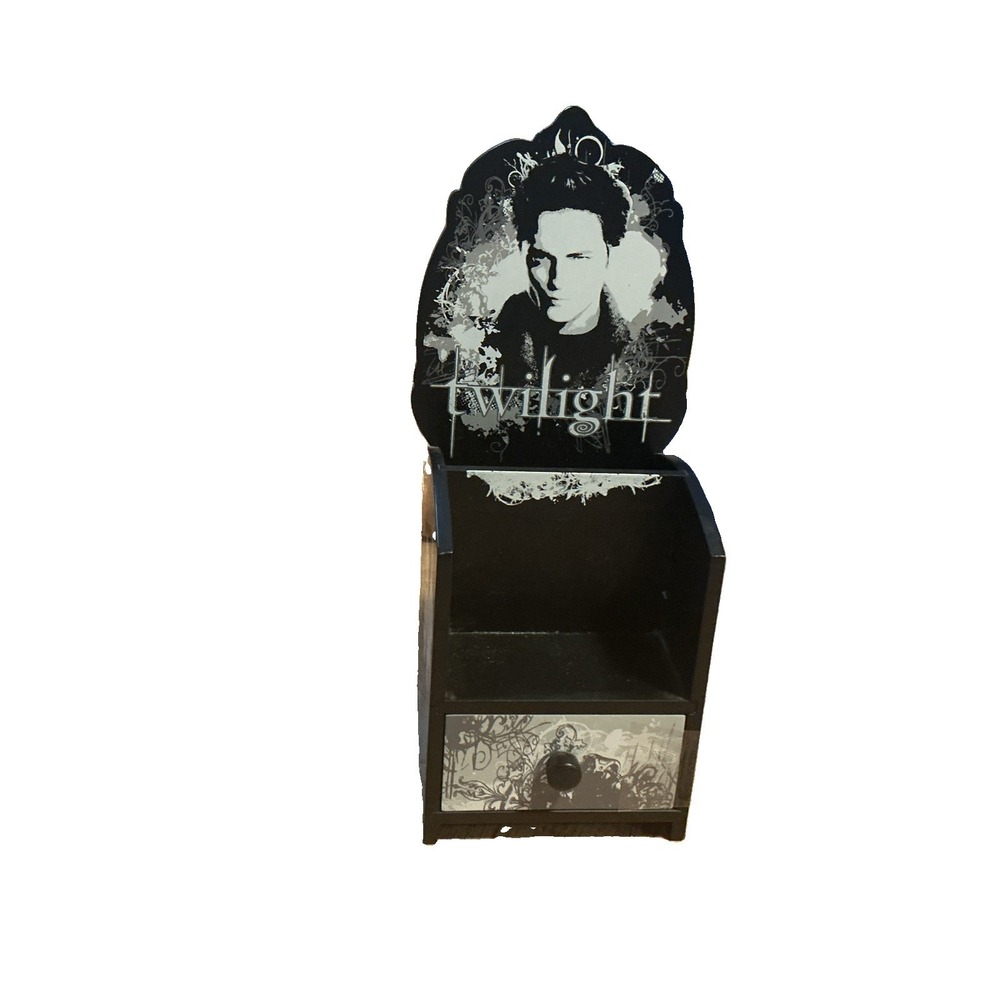 NECA Twilight Saga Wooden Perpetual Calendar Edward and Bella 634482204412